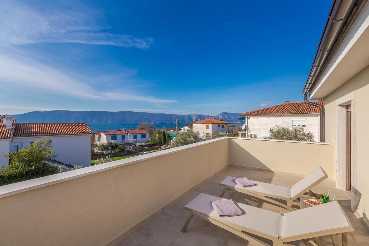 Holiday House Villa Andro Pinezići Buitenkant foto