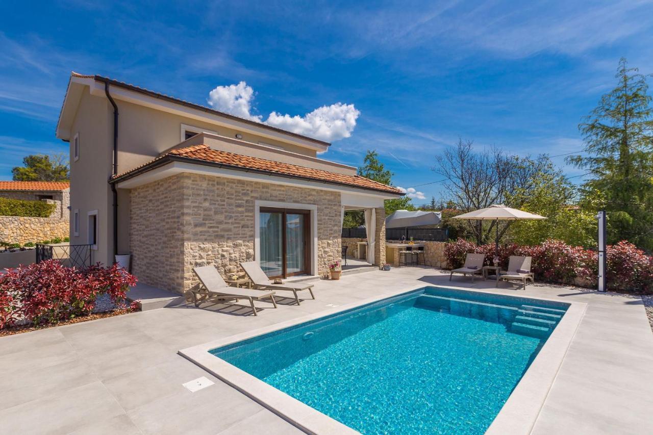 Holiday House Villa Andro Pinezići Buitenkant foto