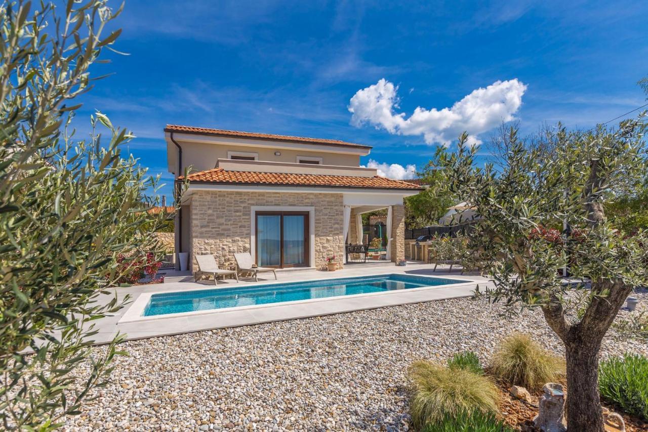 Holiday House Villa Andro Pinezići Buitenkant foto