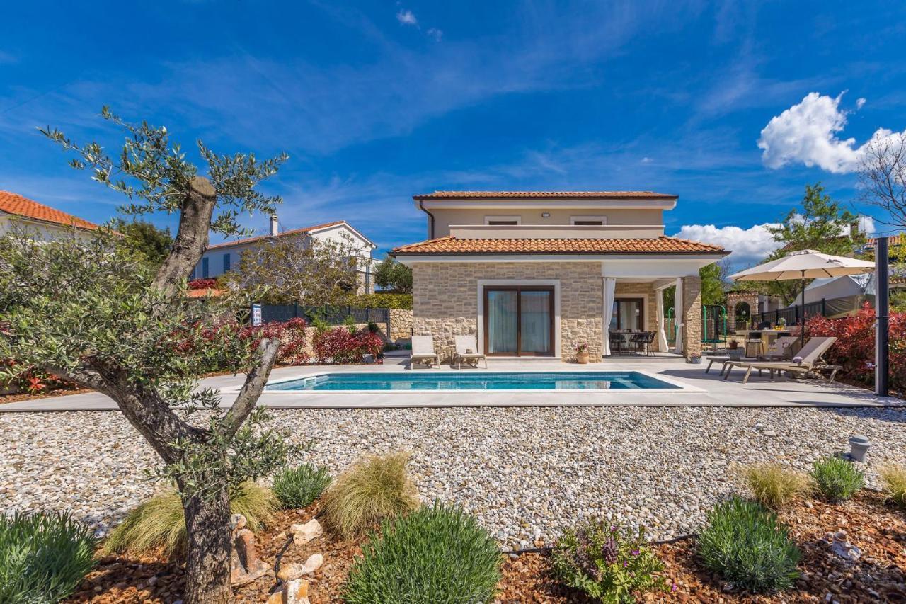 Holiday House Villa Andro Pinezići Buitenkant foto